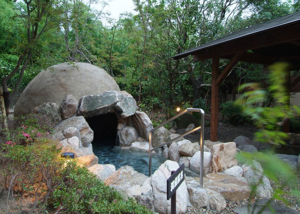 Route Inn Grantia Fukuoka Miyawaka - Wakita Onsen Eksteriør billede